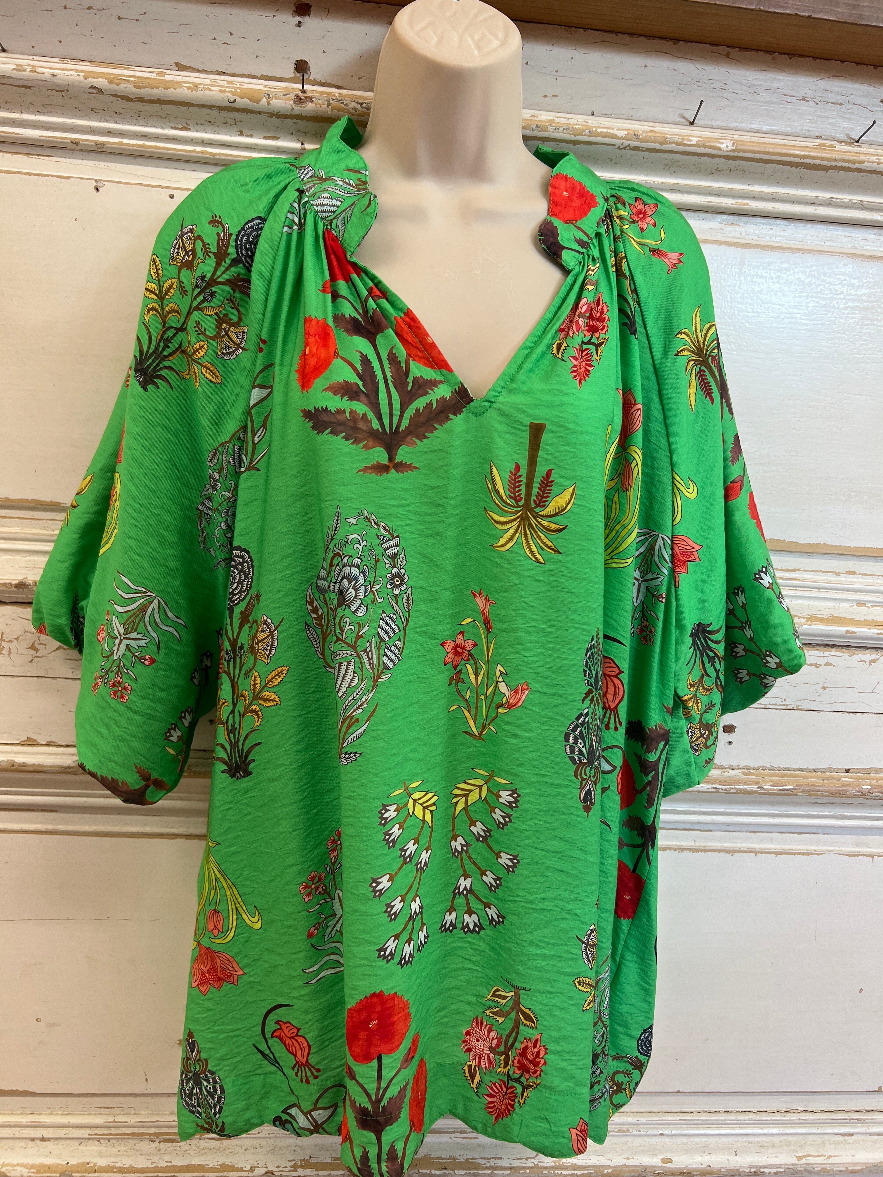 Floral Encyclopedia Print Blouse-Plus