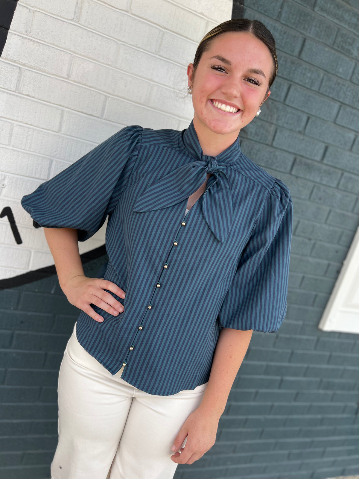 Stripe self-tie neck short puff sleeve top
