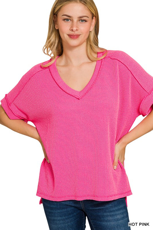 RAISED RIB SHORT SLEEVE HI-LOW V NECK TOP