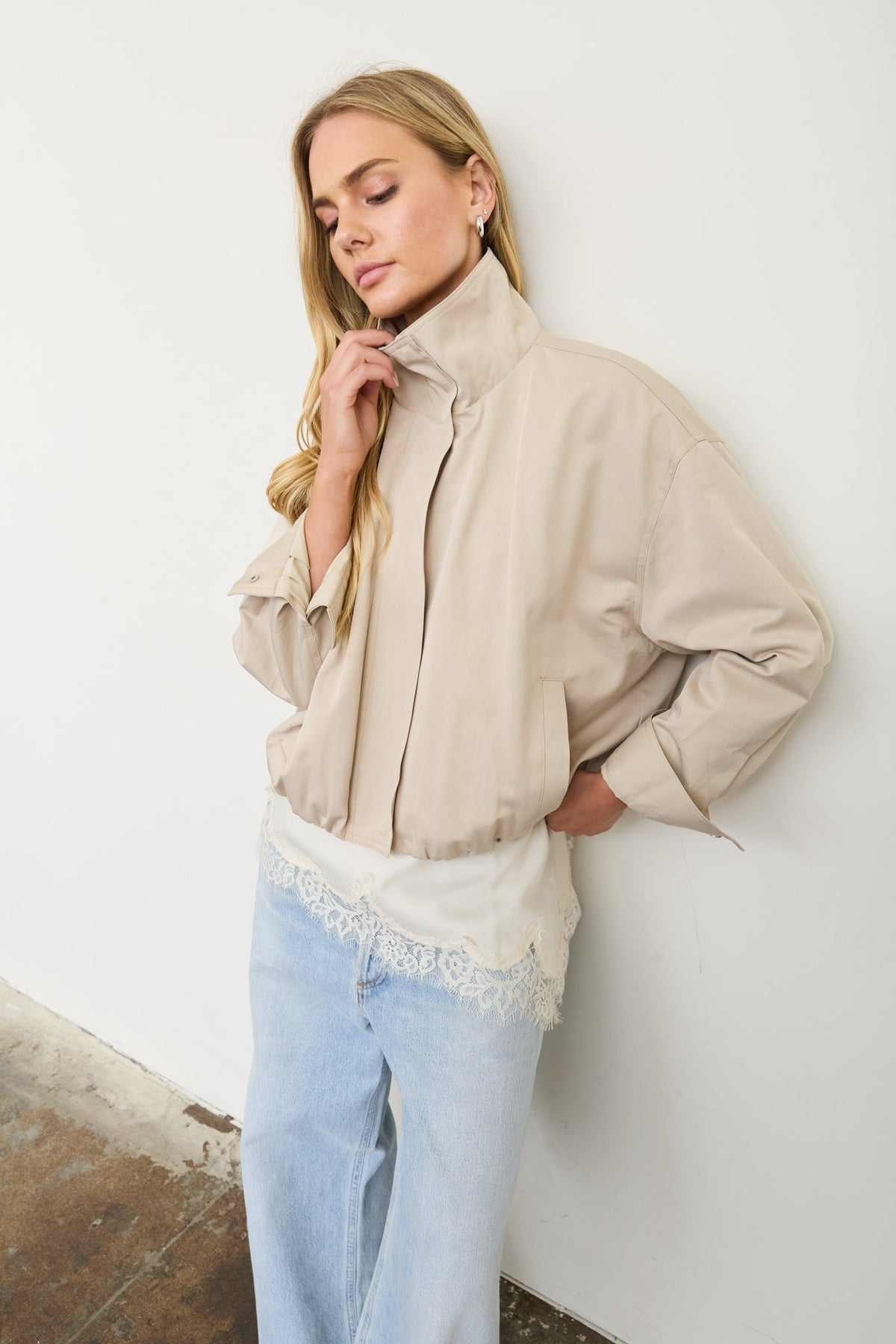Zip-up Mock Neck Elastic Hem Jacket