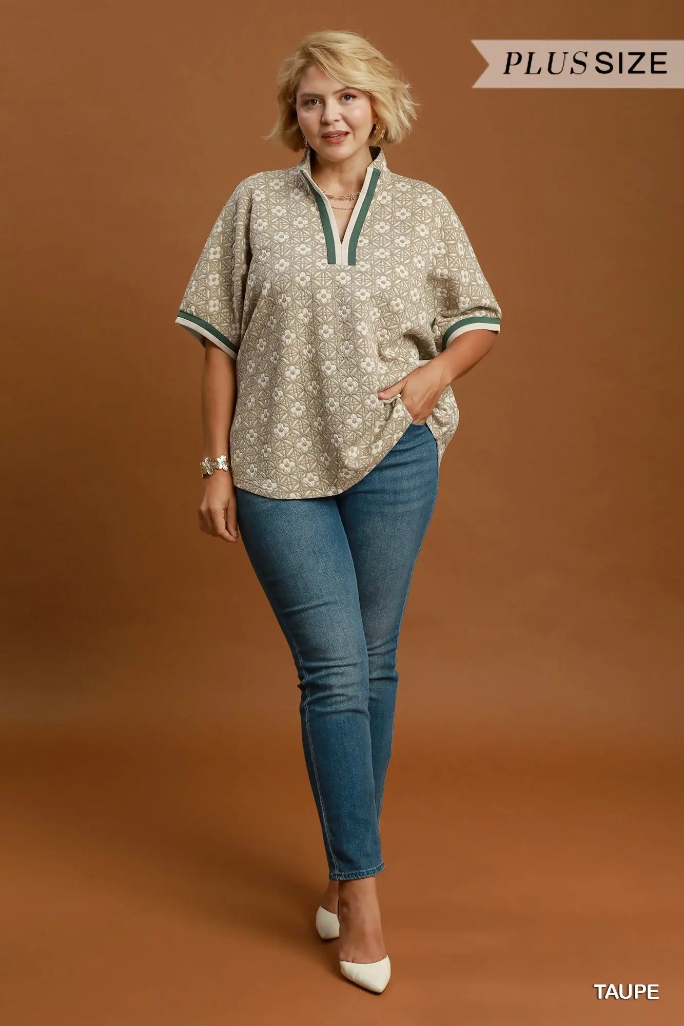 Taupe Jacquard Floral Textured Contrast Trim Pullover Top PLUS