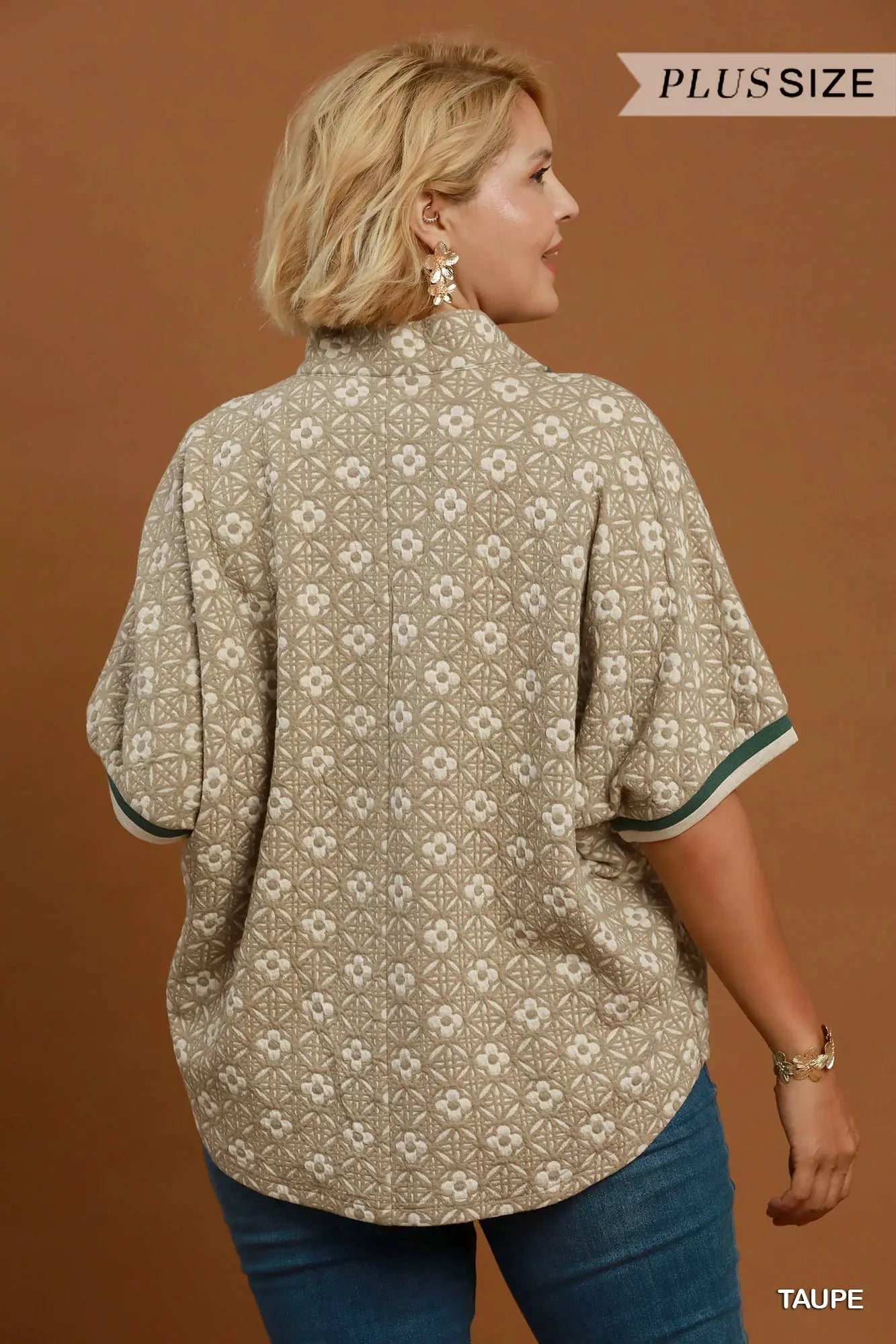 Taupe Jacquard Floral Textured Contrast Trim Pullover Top PLUS