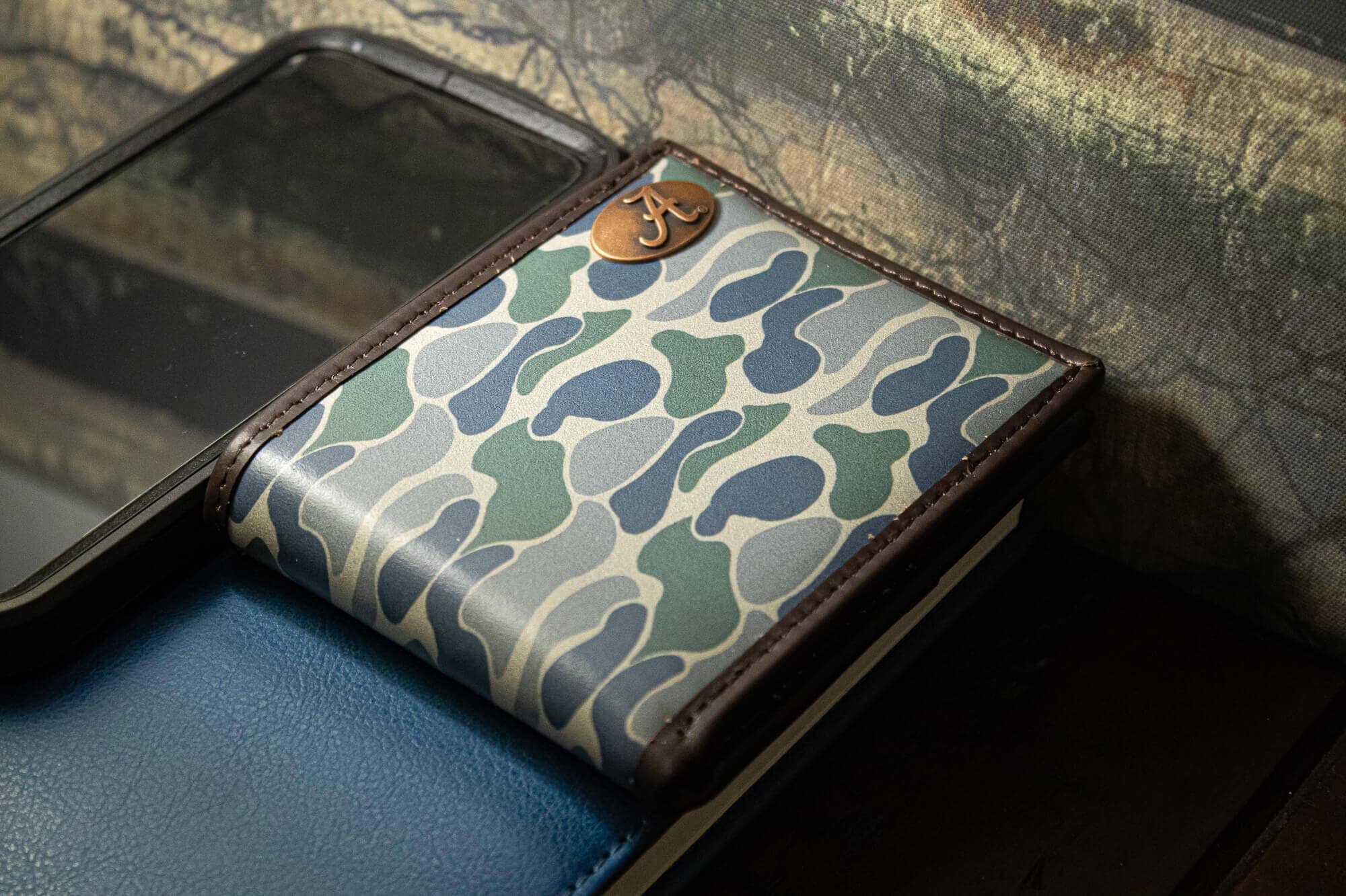 Alabama Crimson Tide Men's Bifold Old School Camo Leather Wallet.