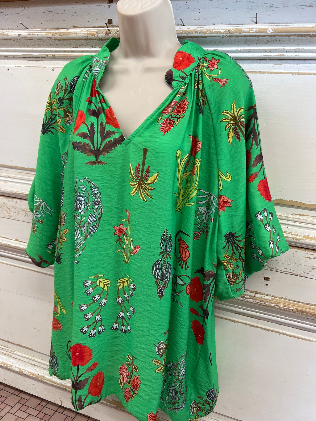Floral Encyclopedia Print Blouse-Plus