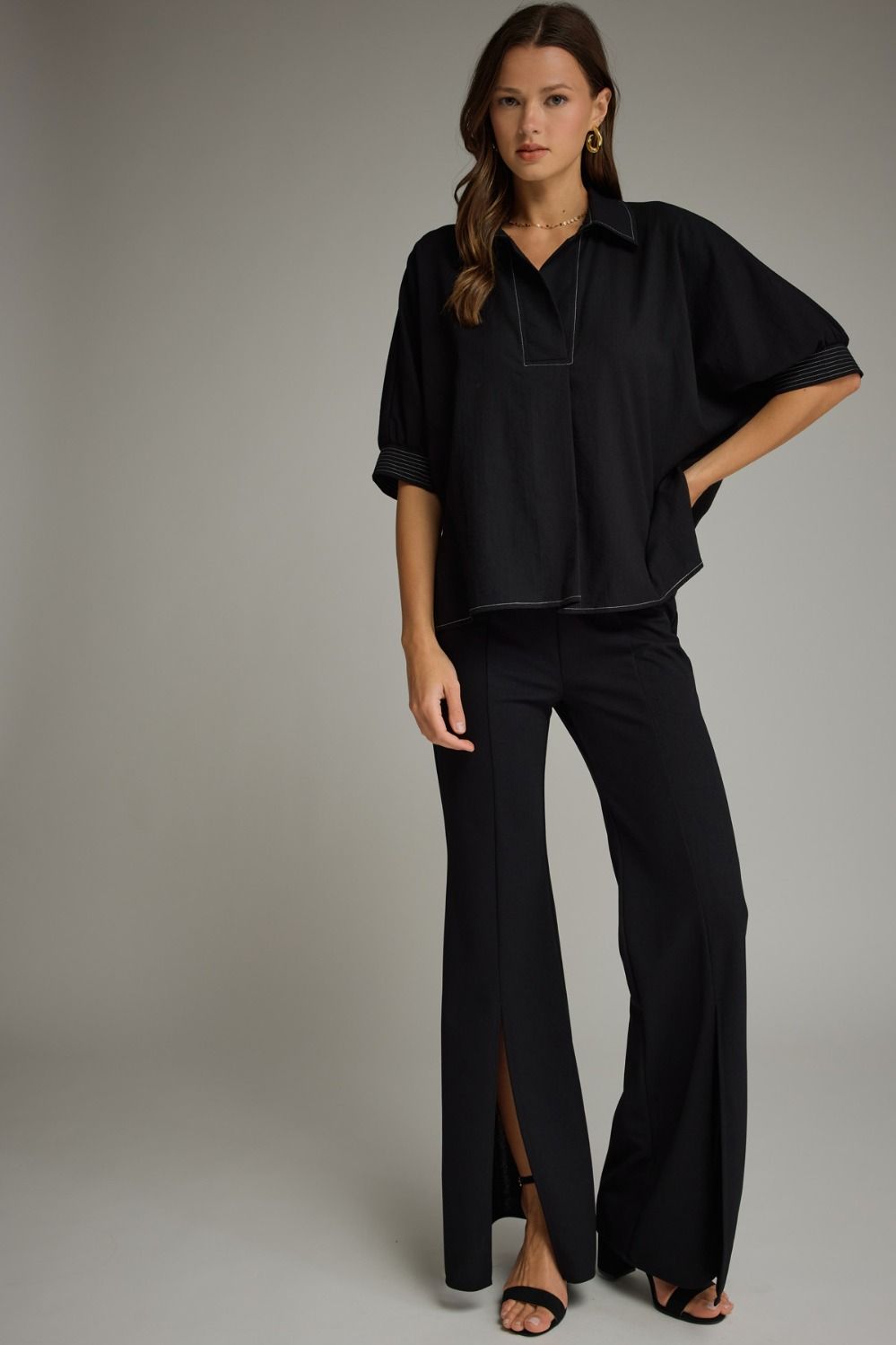 Entro Solid short sleeve split v neck collar black top