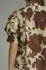 Printed short puff sleeve top