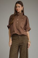 Solid short sleeve top with a stand collar