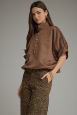 Solid short sleeve top with a stand collar