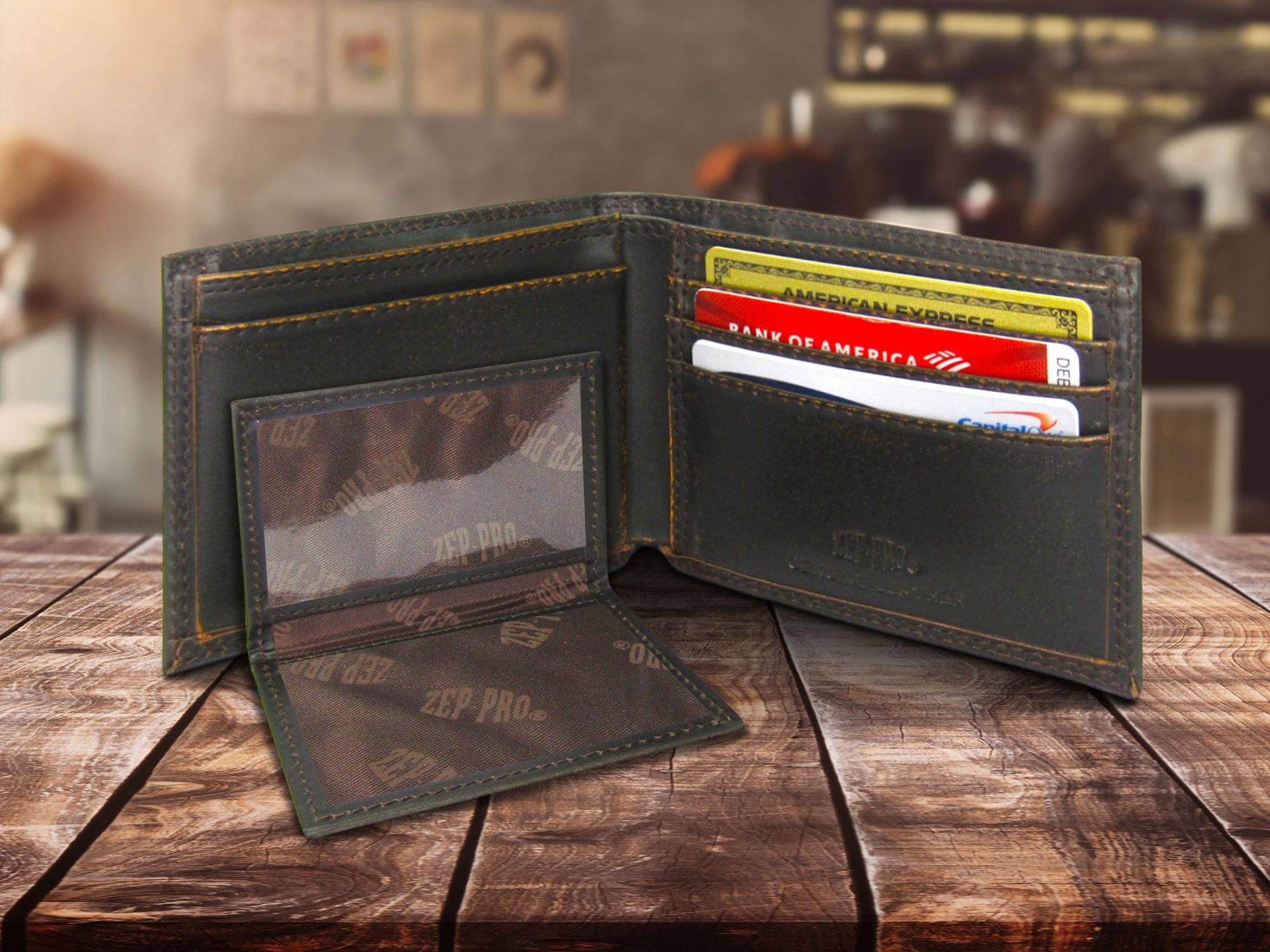 Alabama Crimson Tide Men's Bifold Old School Camo Leather Wallet.